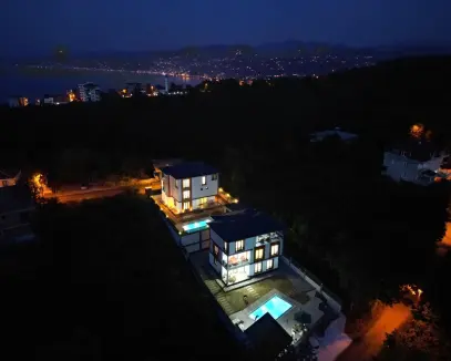 TRABZON BHGRE LUNA ARAKLI SATILIK 4+1 HAVUZLU TRİPLEX VİLLA