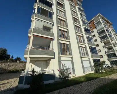 TRABZON YALINCAK ERGAN EVLERİNDE DENİZ MANZARALI SATILIK DAİRE